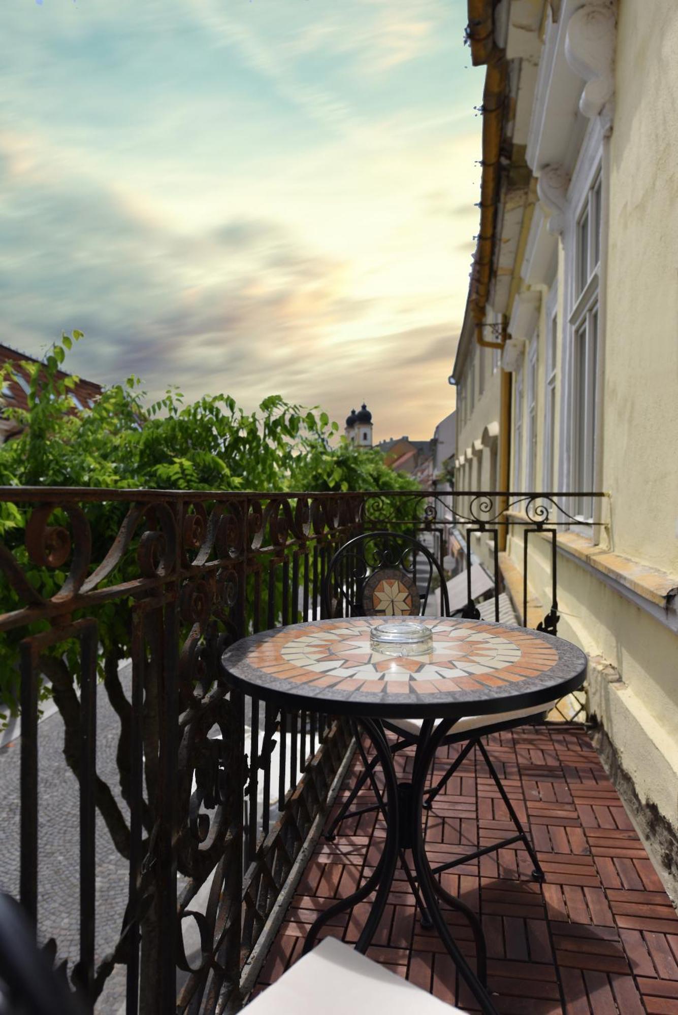 Apartman S Balkonom Trencin Exterior photo